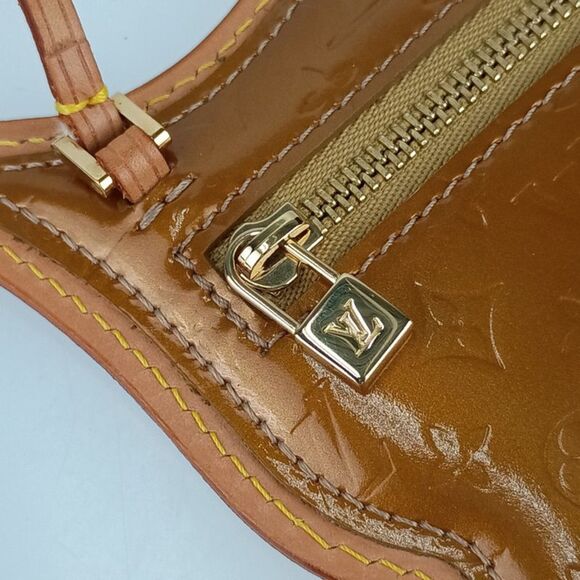 Louis Vuitton Vernis Gold Shoulder Bags - Picture 5 of 7